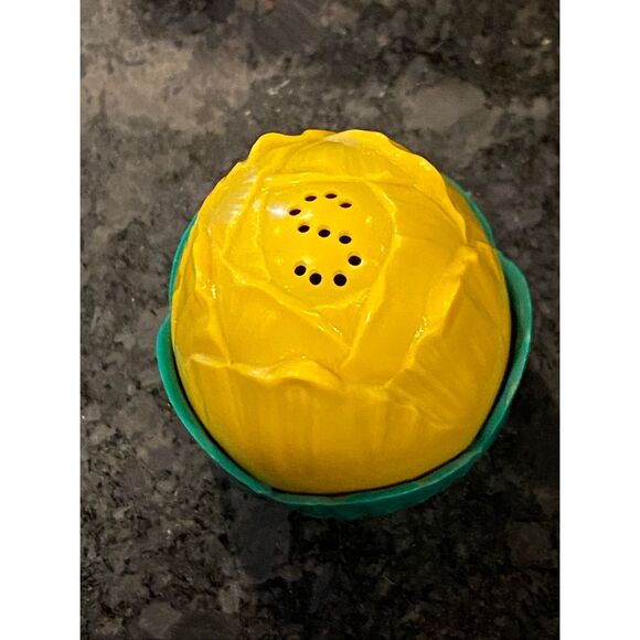 Vintage 1970’s Jaydon Tulip Salt and Pepper Shakers Yellow/ Green - Picture 5 of 10